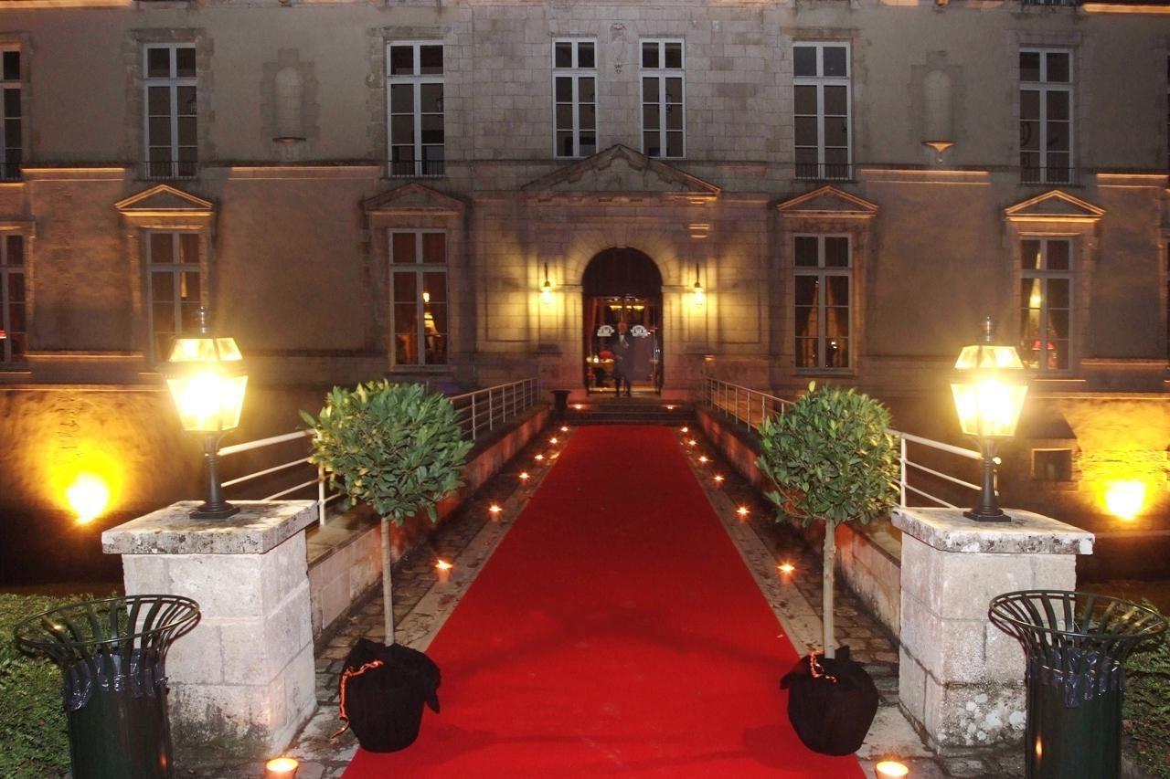 奥热尔维尔城堡酒店 奥盖尔维莱拉里维耶尔 外观 照片