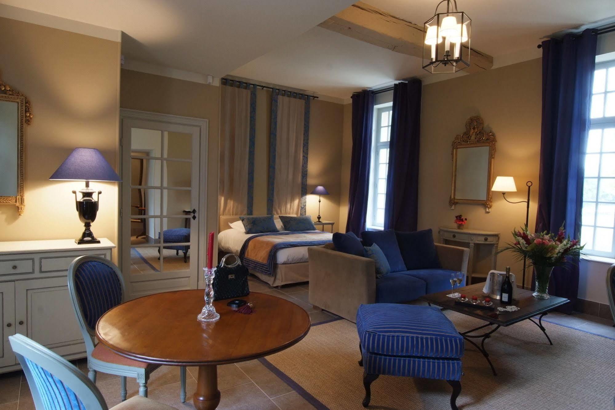 奥热尔维尔城堡酒店 奥盖尔维莱拉里维耶尔 客房 照片